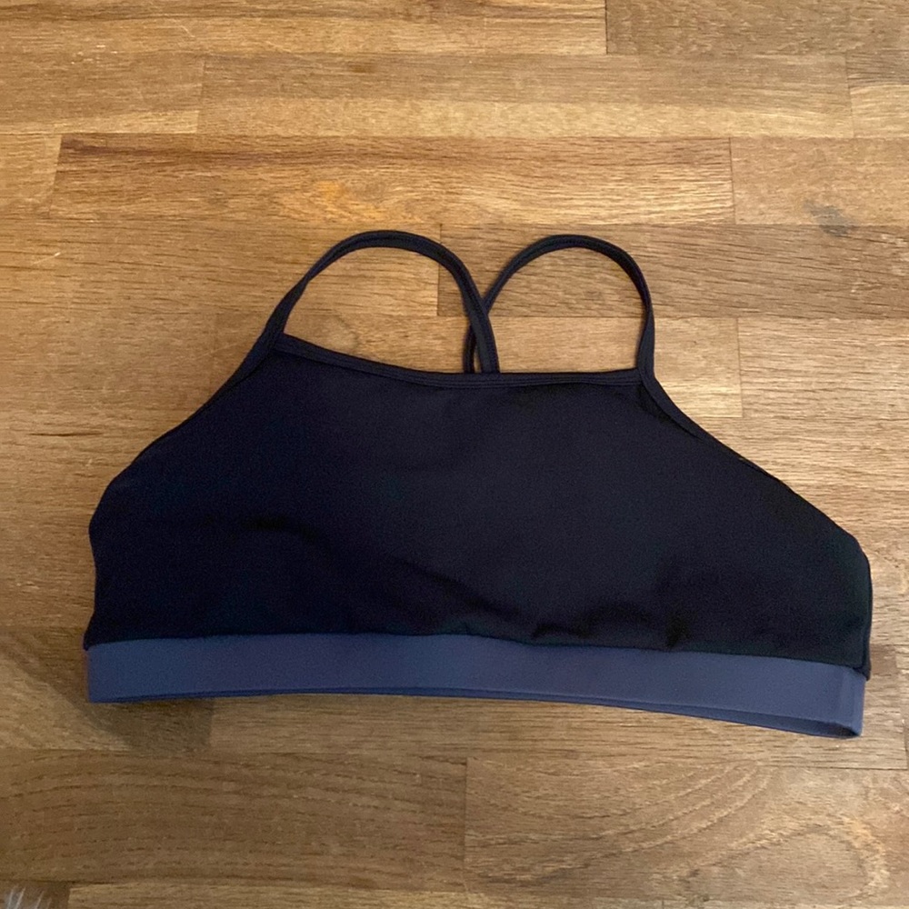 never worn sports bra with padding